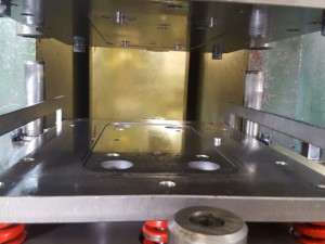 Punzonatura, tranciatura e taglio laser a confronto